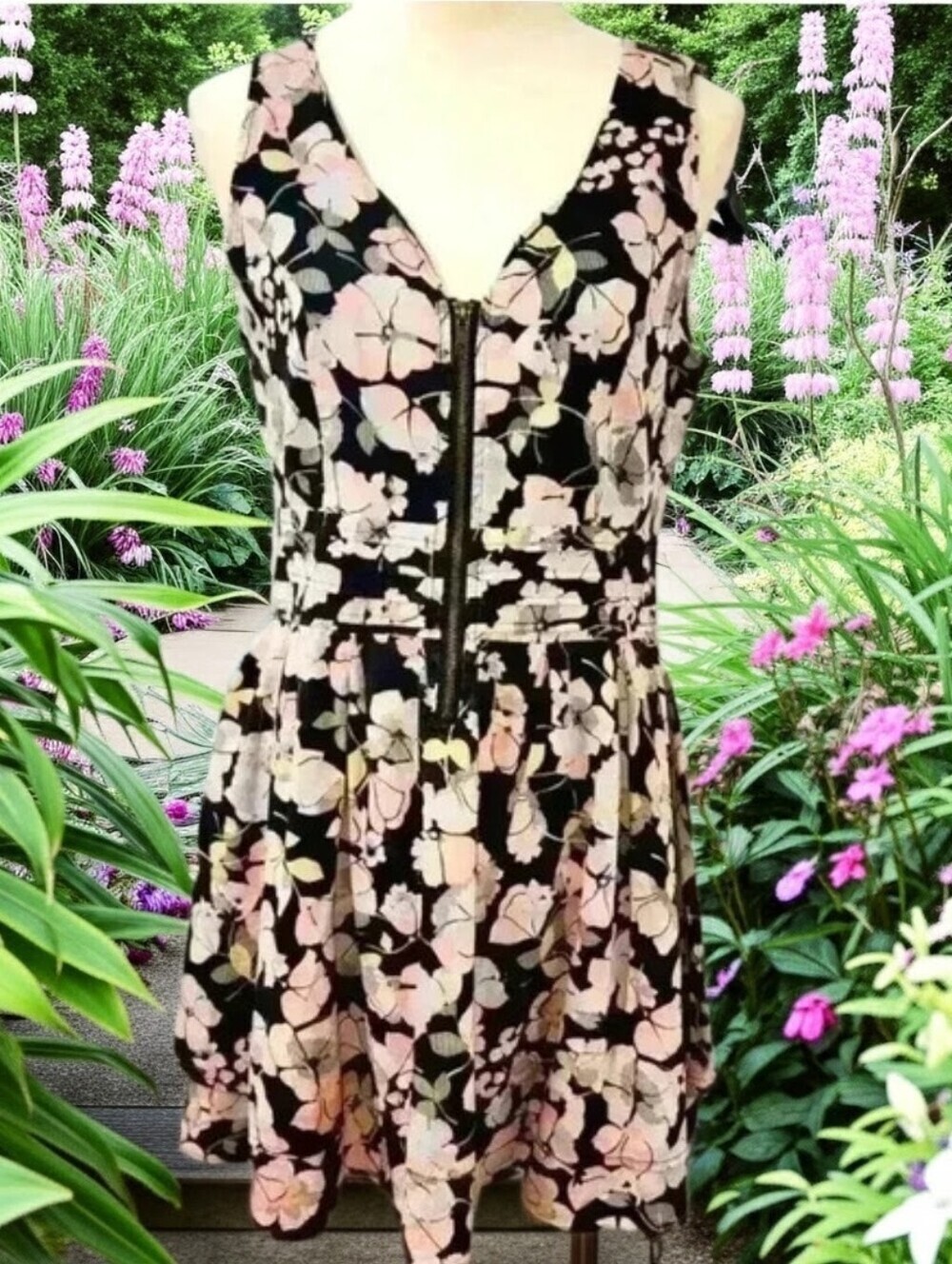 859. American Rag Floral V-Neck Front Zip Skater Dress Black Pink L 100% Cotton - Picture 1 of 2